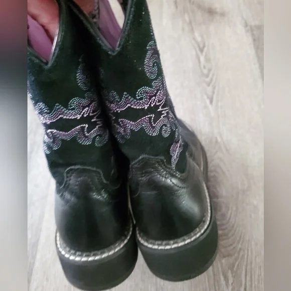 Black and Purple Ariat Leather Embroidered Women's Boots - Picture 10 of 12